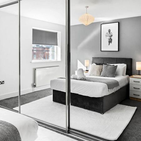 City Centre - Two Bedroom Apartment - Juliet Balcony - Secure Parking - Wifi - Smart Tv - Top Rated -33S Birmingham Buitenkant foto