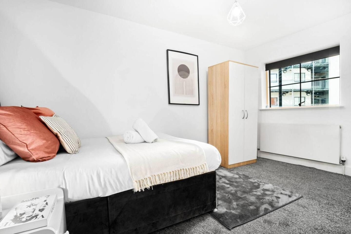 City Centre - Two Bedroom Apartment - Juliet Balcony - Secure Parking - Wifi - Smart Tv - Top Rated -33S Birmingham Buitenkant foto