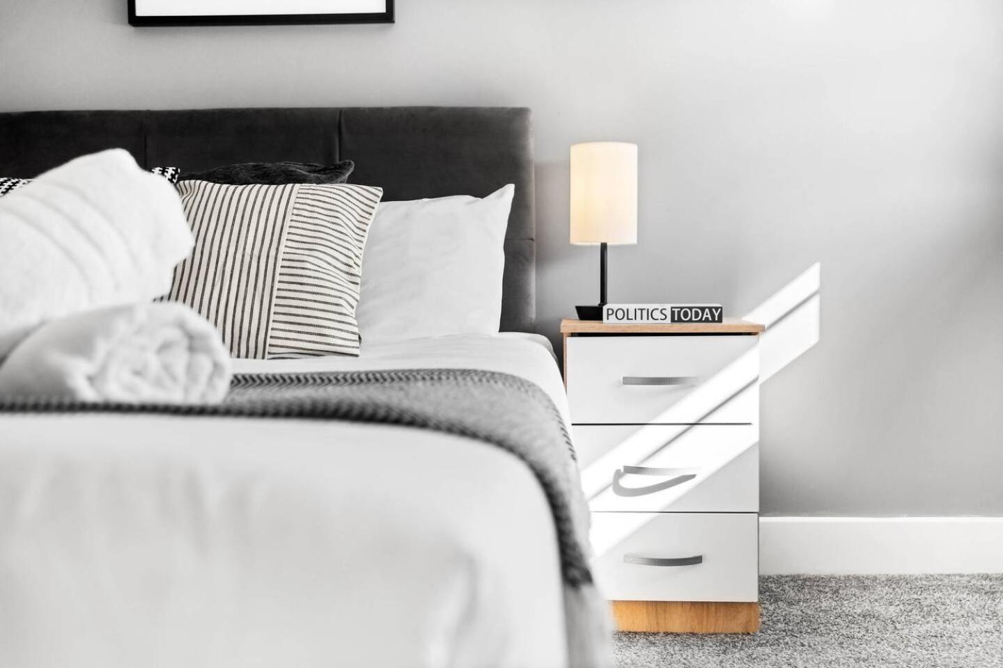 City Centre - Two Bedroom Apartment - Juliet Balcony - Secure Parking - Wifi - Smart Tv - Top Rated -33S Birmingham Buitenkant foto